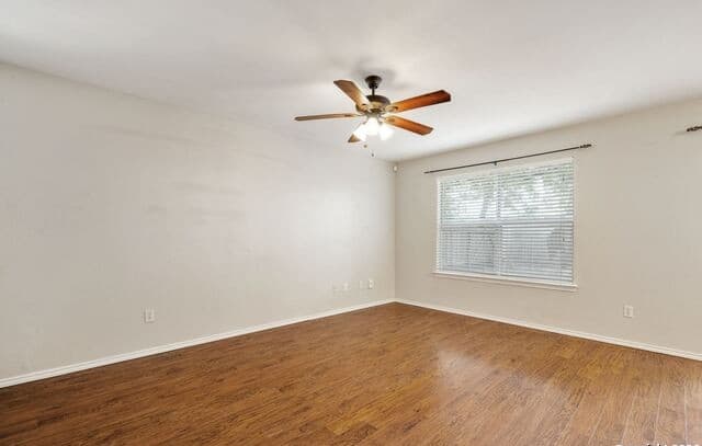 3-bedroom rental at 6546 Bufflehead Bend in Leon Valley, TX — photo 5