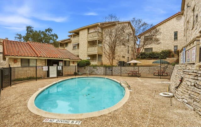 1-bedroom rental at 7738 Chambers Unit 907 in San Antonio, TX — photo 2
