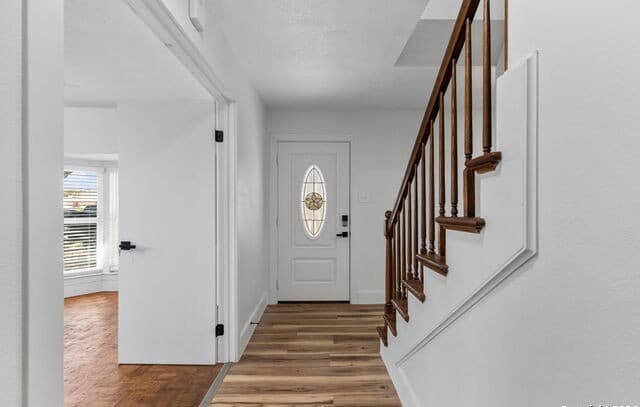 5-bedroom rental at 2914 War Feather in San Antonio, TX — photo 4