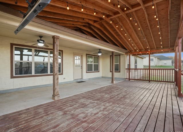 4-bedroom rental at 312 Edgehill in Pleasanton, TX — photo 5