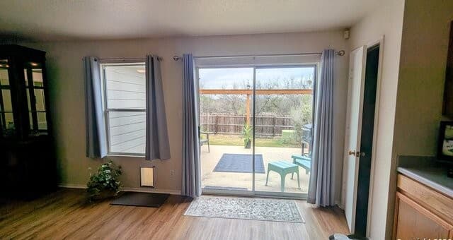 3-bedroom rental at 1334 Sunbend in San Antonio, TX — photo 5