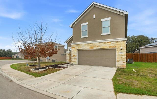 4-bedroom rental at 5726 Chestnut Xing in San Antonio, TX — photo 3