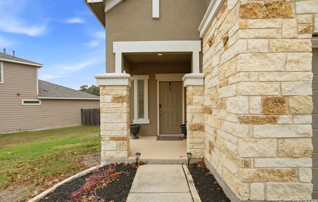 4-bedroom rental at 5726 Chestnut Xing in San Antonio, TX — photo 4