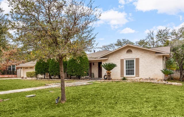 4-bedroom rental at 338 Prinz Dr in San Antonio, TX — photo 4
