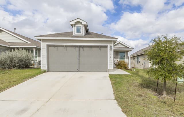 3-bedroom rental at 13923 Jersey Cow in San Antonio, TX — photo 1