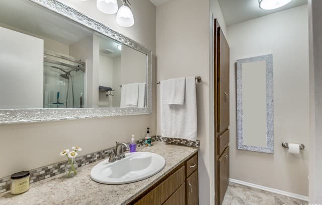 3-bedroom rental at 7711 Callaghan Unit APT 905 in San Antonio, TX — photo 4