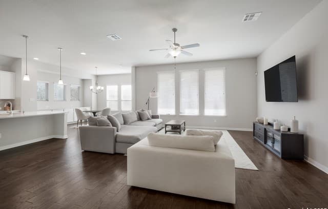 4-bedroom rental at 1610 Nightshade in San Antonio, TX — photo 3