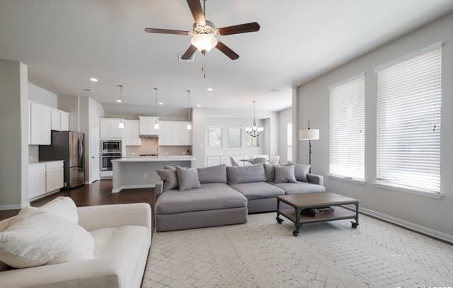 4-bedroom rental at 1610 Nightshade in San Antonio, TX — photo 4