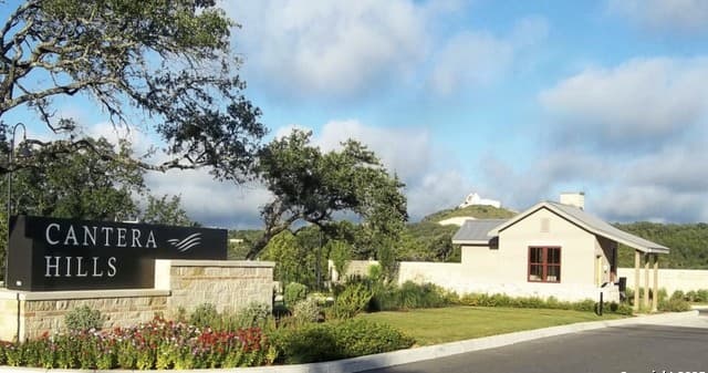 rental at 9508 Lenox Hill in San Antonio, TX — photo 2