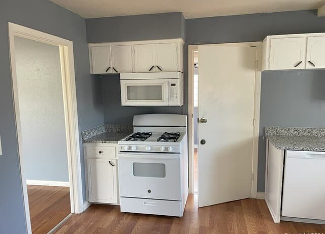 3-bedroom rental at 742 Olney in San Antonio, TX — photo 4