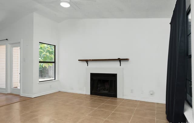 3-bedroom rental at 6248 Valley Queen in San Antonio, TX — photo 5
