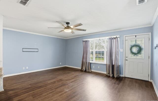 3-bedroom rental at 1015 Cibolo in Universal City, TX — photo 4
