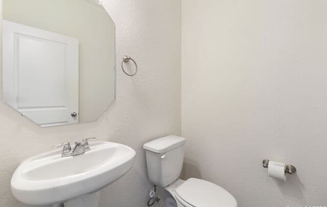 3-bedroom rental at 12603 Antilia in San Antonio, TX — photo 4