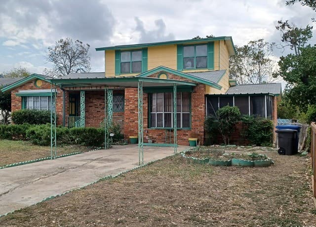 3-bedroom rental at 142 Hidden Valley in San Antonio, TX — photo 3