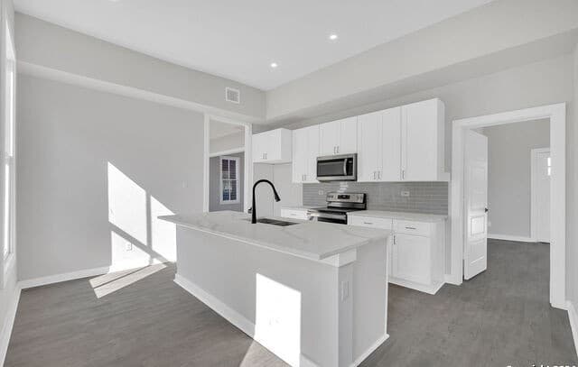 rental at 918 Dawson St in San Antonio, TX — photo 4