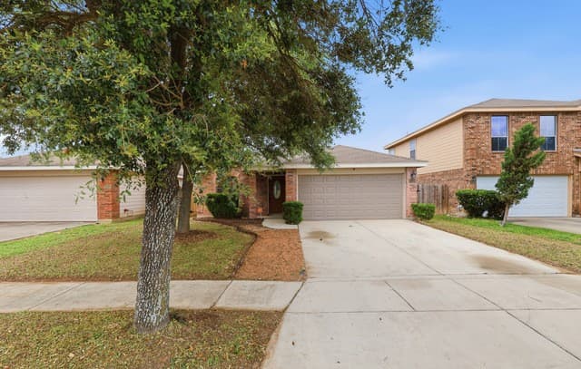 4-bedroom rental at 10514 Appaloosa Bay in San Antonio, TX — photo 3