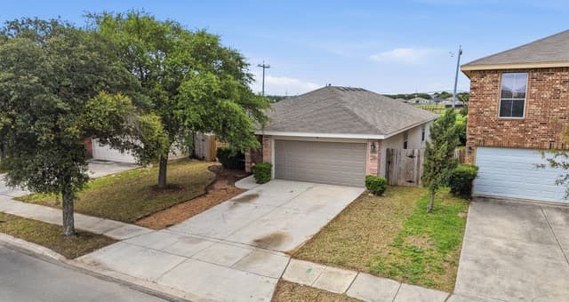 4-bedroom rental at 10514 Appaloosa Bay in San Antonio, TX — photo 4