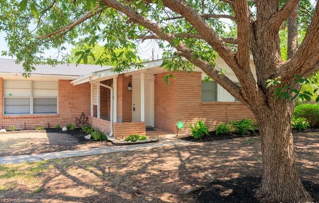 3-bedroom rental at 221 Windcrest in Windcrest, TX — photo 1
