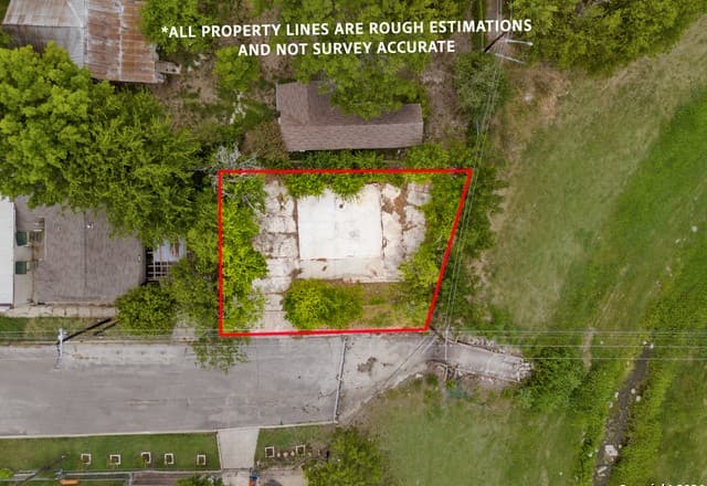 rental at 713 N Navidad St in San Antonio, TX — photo 1