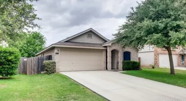 Home for sale at 8959 Scarlet Creek in Universal City, TX — photo 2