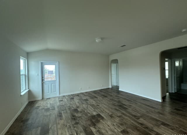 Home for sale at 276 Cuban Emerald in San Antonio, TX — photo 5