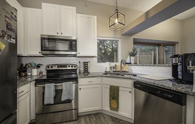 3-bedroom rental at 16807 Cedar Tree in San Antonio, TX — photo 3