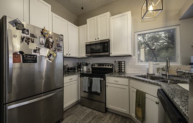 3-bedroom rental at 16807 Cedar Tree in San Antonio, TX — photo 4