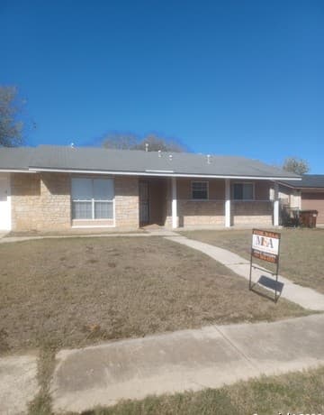 3-bedroom rental at 7323 Canterfield in San Antonio, TX — photo 2