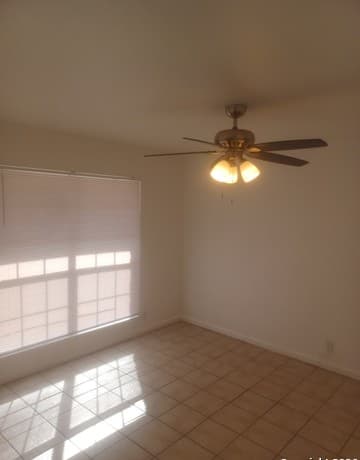 3-bedroom rental at 7323 Canterfield in San Antonio, TX — photo 5