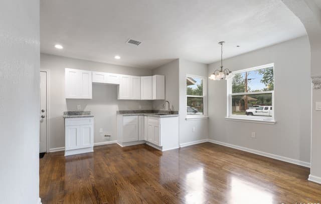 3-bedroom rental at 2020 Fresno in San Antonio, TX — photo 3