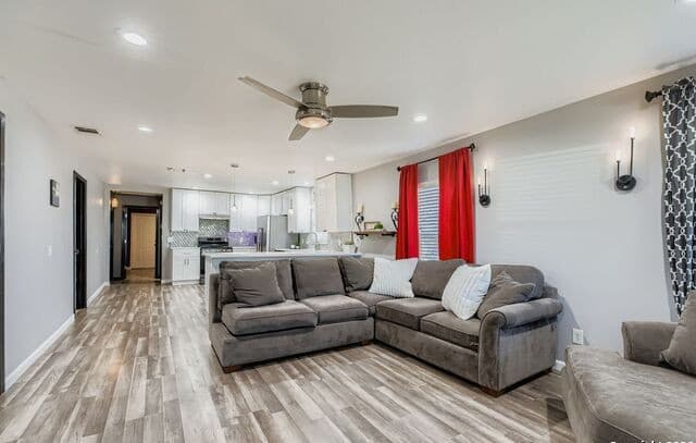 4-bedroom rental at 2414 Arbor in San Antonio, TX — photo 4