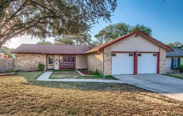 3-bedroom rental at 6113 Sun Dial in Leon Valley, TX — photo 1