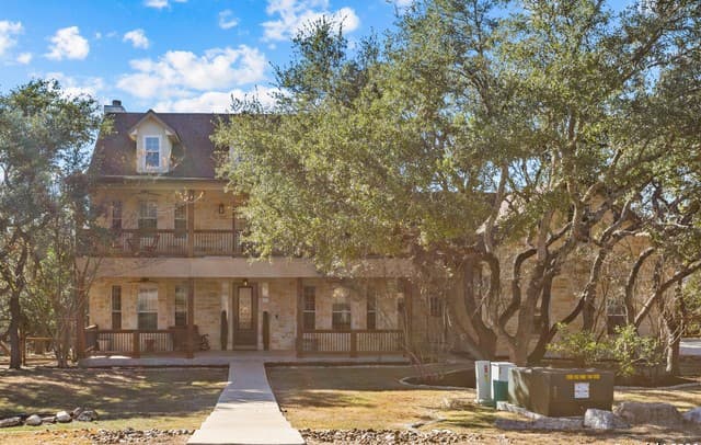 4-bedroom rental at 250 Misty Brook in Spring Branch, TX — photo 3