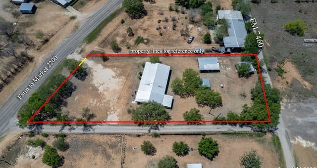 1-bedroom rental at 10581 Fm 2200 in Yancey, TX — photo 4