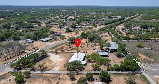 1-bedroom rental at 10581 Fm 2200 in Yancey, TX — photo 5