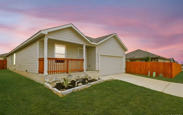4-bedroom rental at 14113 Swine Place in San Antonio, TX — photo 2