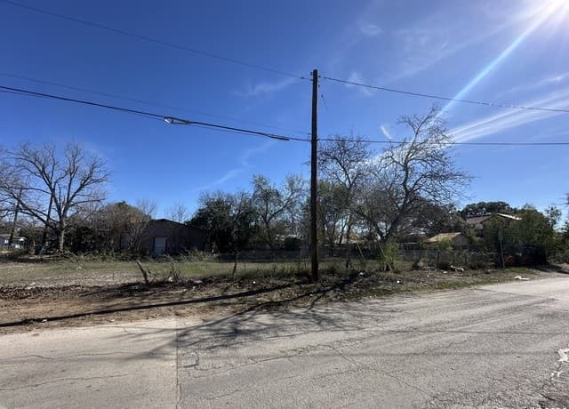 rental at 438 Vestal in San Antonio, TX — photo 3