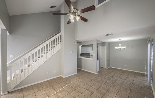 3-bedroom rental at 7524 Oak Chase in San Antonio, TX — photo 3