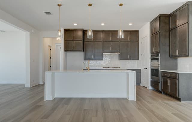 4-bedroom rental at 125 Katie Court in Castroville, TX — photo 5
