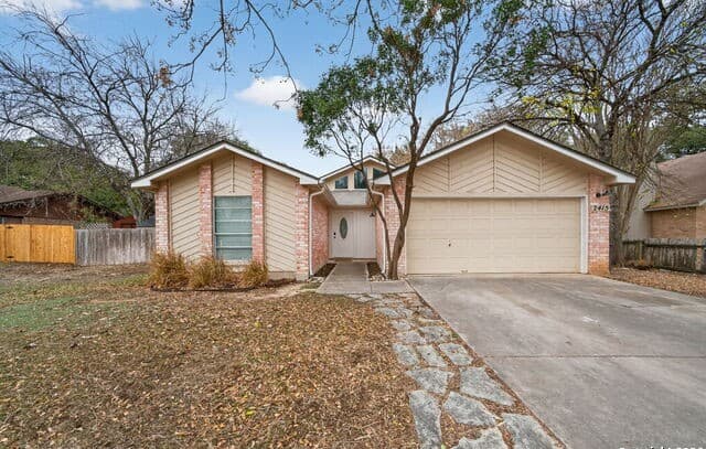 2-bedroom rental at 2415 Moss Terrace in San Antonio, TX — photo 1
