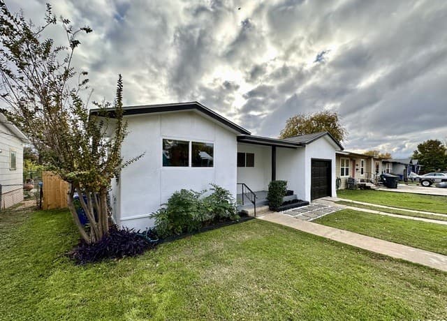 3-bedroom rental at 414 Clower in San Antonio, TX — photo 2