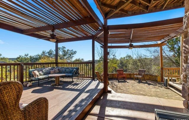 4-bedroom rental at 9623 Requa in Helotes, TX — photo 4
