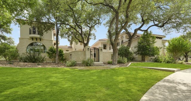 5-bedroom rental at 170 Riverwood in Boerne, TX — photo 1