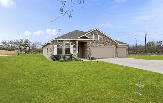4-bedroom rental at 20825 Pleasanton Rd in San Antonio, TX — photo 3