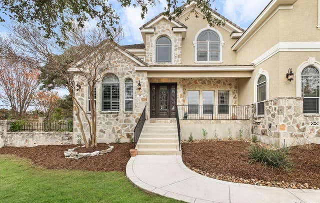 4-bedroom rental at 18 Champion in San Antonio, TX — photo 3