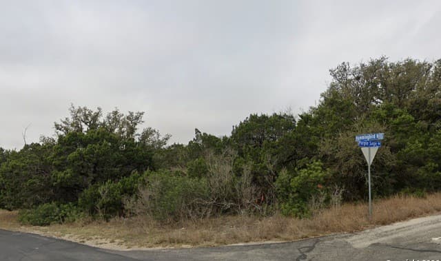 rental at TBD Hummingbird Hill Ln in San Antonio, TX — photo 3