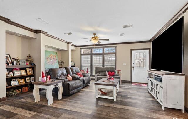 4-bedroom rental at 445 Savannah Ridge in Von Ormy, TX — photo 3