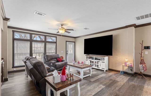 4-bedroom rental at 445 Savannah Ridge in Von Ormy, TX — photo 4