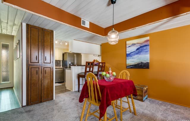 3-bedroom rental at 406 Amistad Blvd in Universal City, TX — photo 3