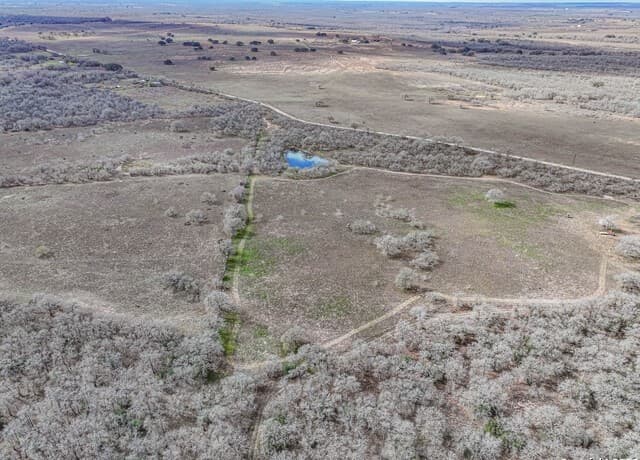 rental at 11.1 ACRES Cr 114 in Nixon, TX — photo 2